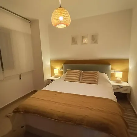 Flat Terrace - Pool & Parking 公寓