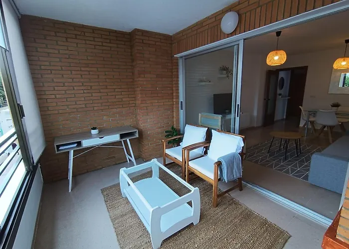 Flat Terrace - Pool & Parking